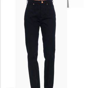 Goldsign
Benefit Relaxed black